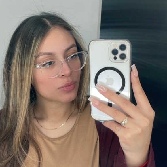 Meet your Posher, Gloria - Picture 1 of 1